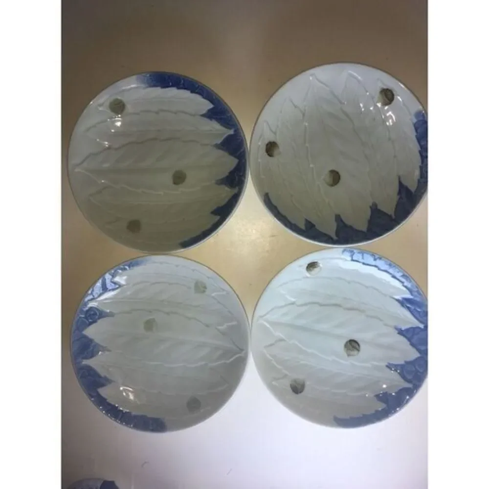 4 Hazelnuts‎ & Leaves blue plate 6.25
